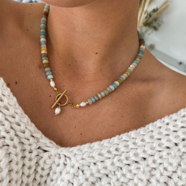 Collier vintage doré avec verre de mer