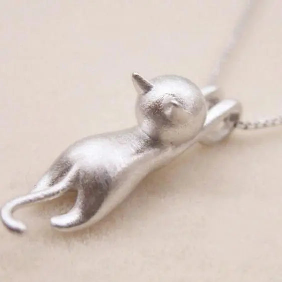 Joli collier avec un chaton en argent 925