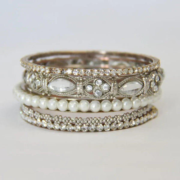 Ensemble de bagues élégantes avec perles vintage