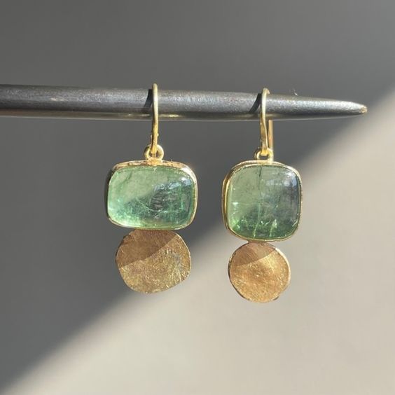 Boucles d'oreilles en verre vintage vert et doré