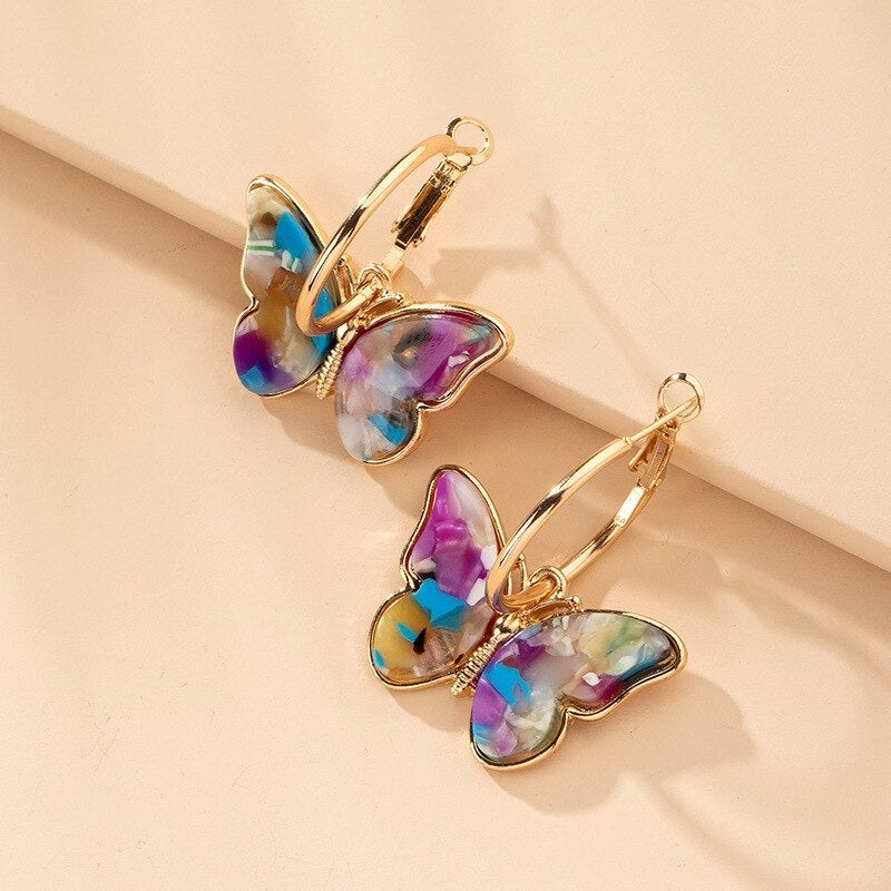 Boucles d'oreilles créoles papillon multicolores dorées