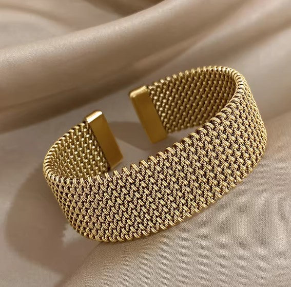 Bracelet Classique Ouvert en Maille Tressée Vintage