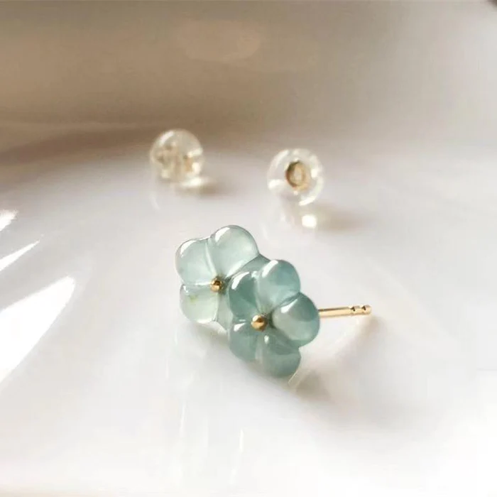 Boucles d'oreilles fleurs vintage en cristal vert