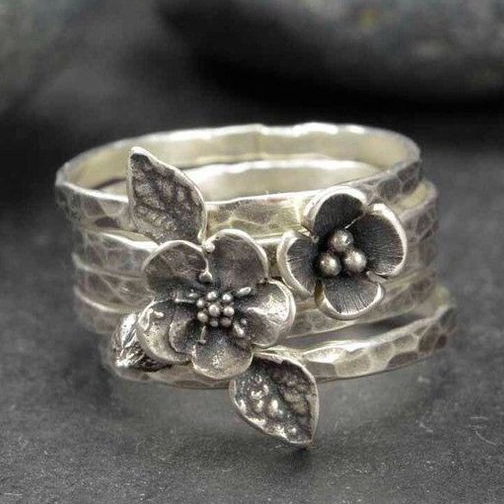 Bague en Argent à Couches avec Fleurs Vintage