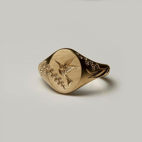 Bague chevalière Colibri en or vintage